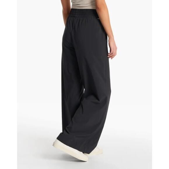 Vuori Villa Wideleg Relaxed Fit Pants Black Lightweight Womens Size Large - Picture 3 of 15
